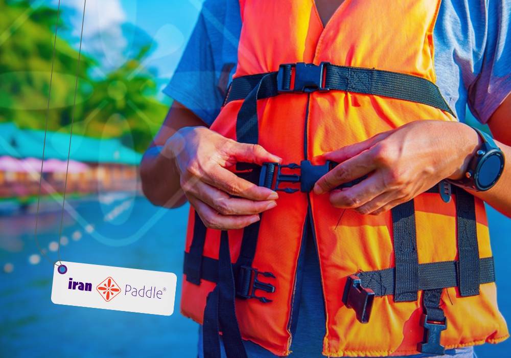 کدام رنگ جلیقه نجات در آب ایمن تر است؟ کدام رنگ جلیقه نجات در آب ایمن تر است؟